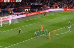 开云体育入口-包含荷兰主场大胜墨其托亚，领跑小组的词条