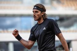 开云下载-拉沃尔杯鏖战法网，西西帕斯点燃赛场的简单介绍