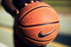 开云足球直播-跨界竞技场，上海男篮强势晋级启示录，恩比德式接管如何重塑团队运动哲学