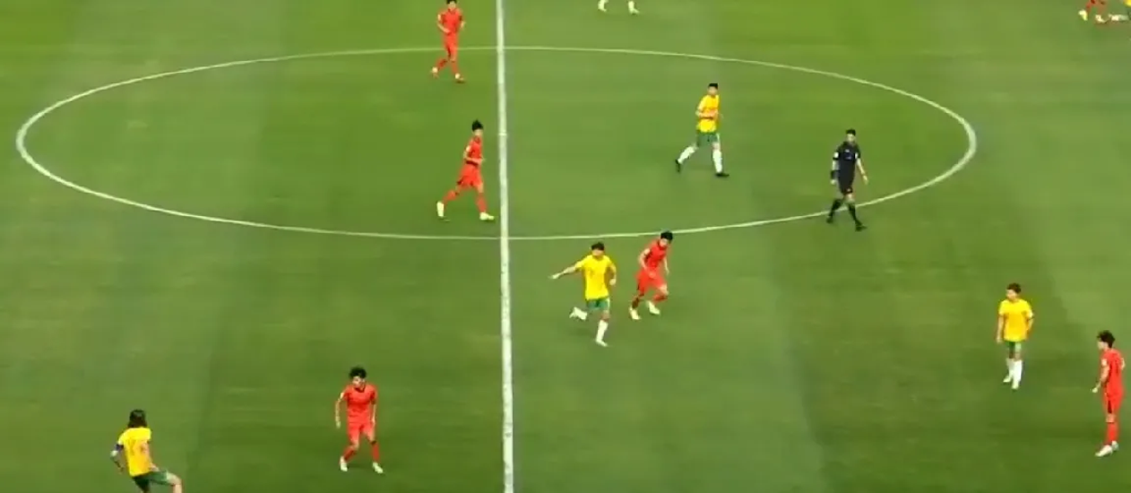 顶级球队展现强大实力，彰显冠军争夺赛