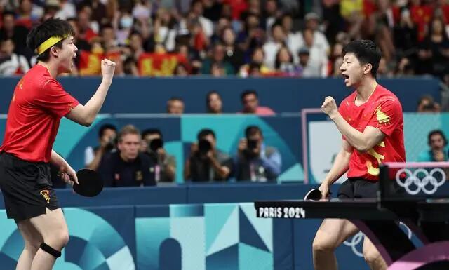 包含足球场上的“战狼”们将决出胜负的词条