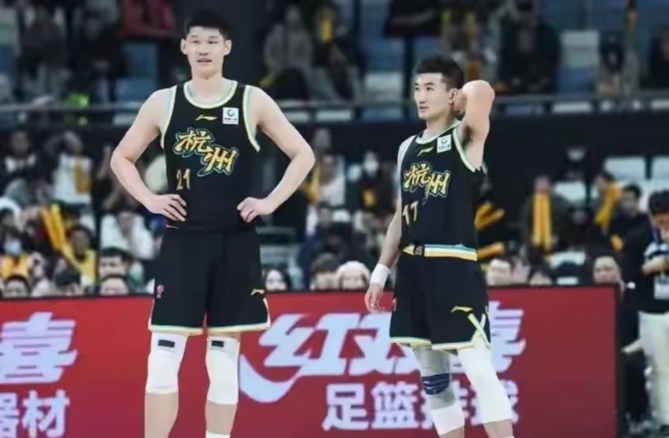 辽宁男篮战胜青岛男篮,晋级决赛 辽宁男篮战胜青岛男篮,晋级决赛