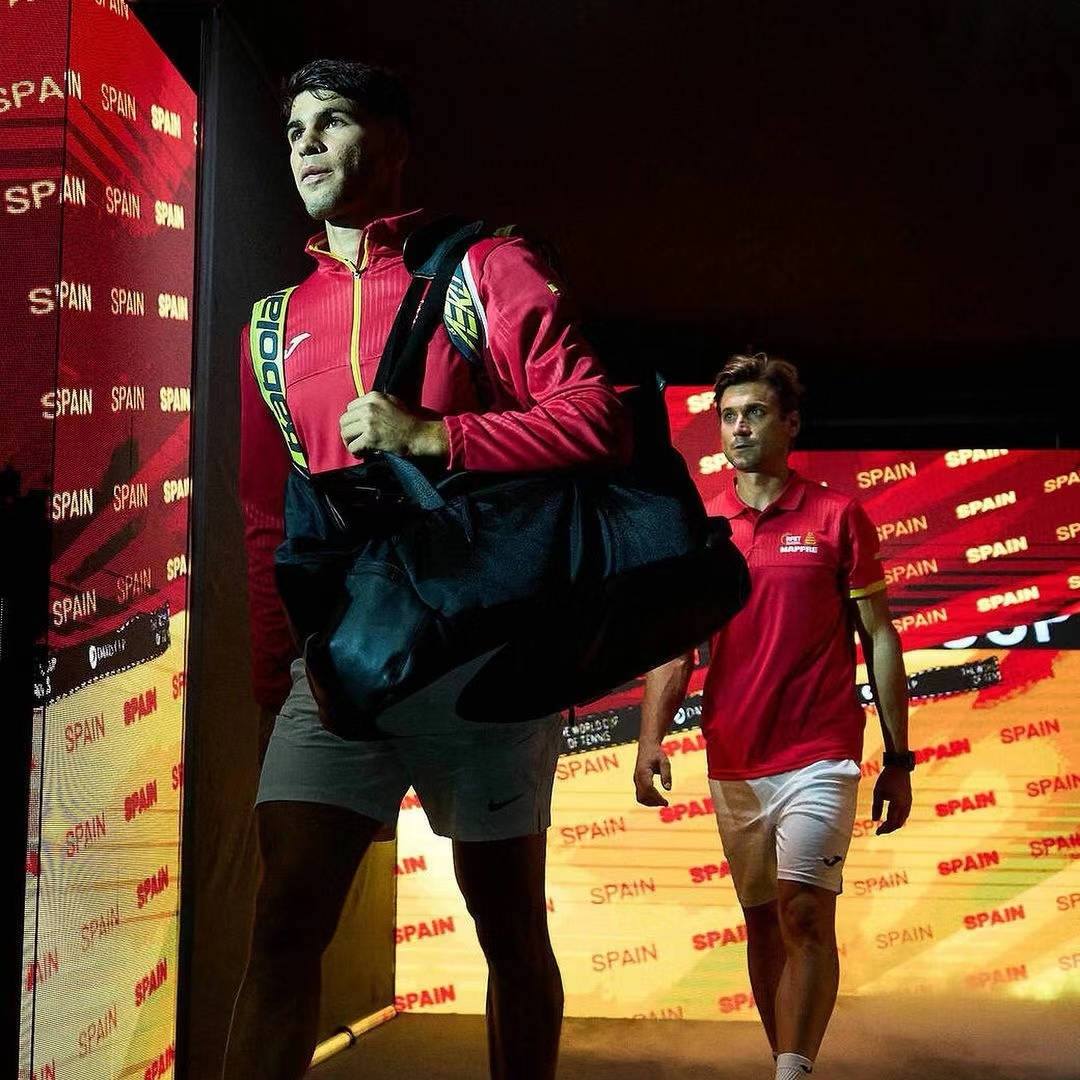 关于联合杯轻取戴维斯杯，西西帕斯统治全场的信息