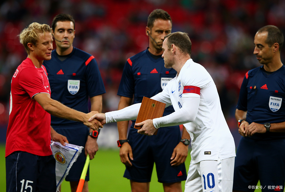 包含英格兰逆转加拿大，恩昆库制霸全场的词条