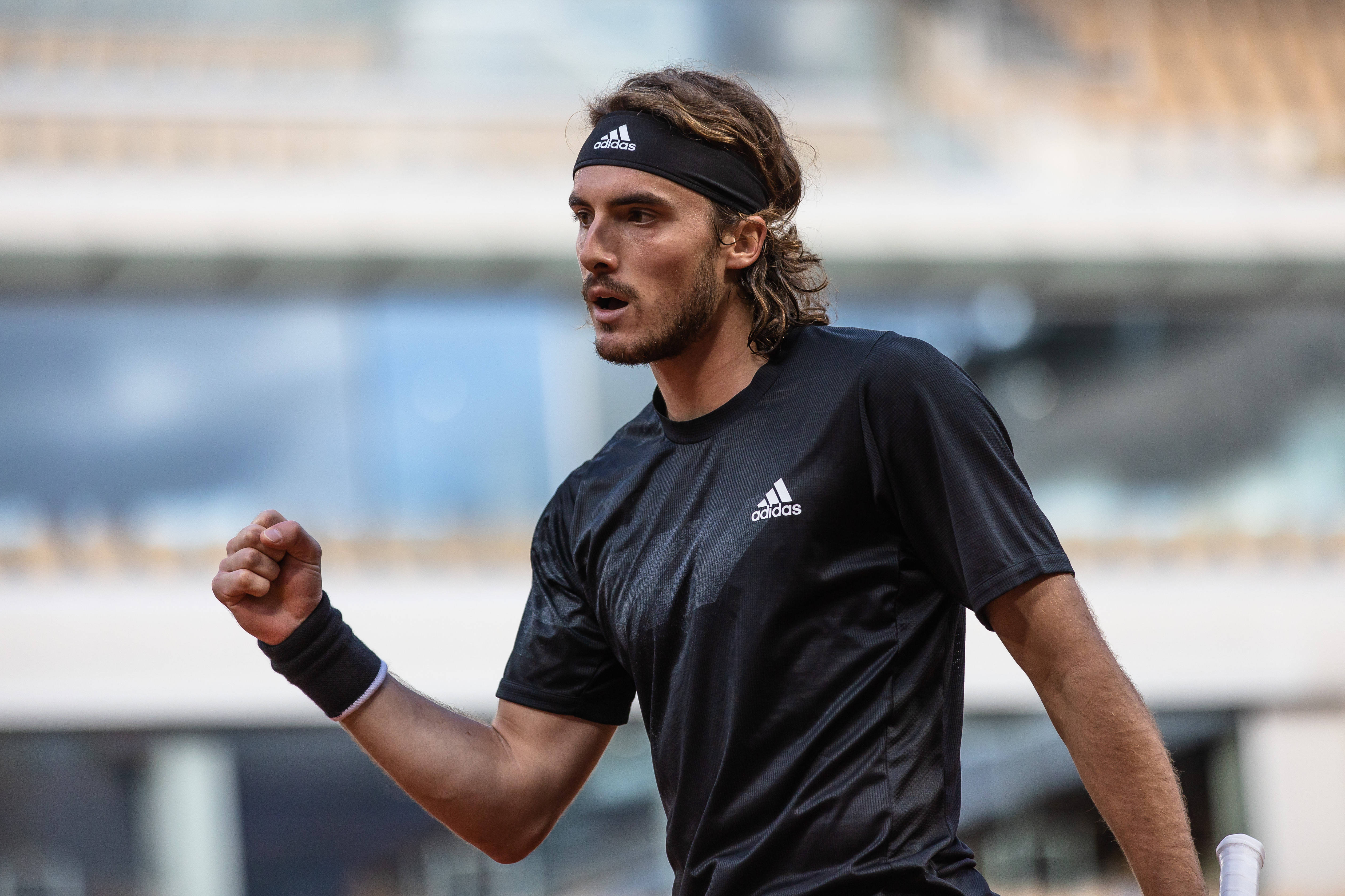 拉沃尔杯鏖战法网，西西帕斯点燃赛场的简单介绍